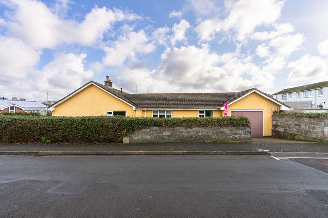 Detached bungalow for sale in 9, Farrants Park, Castletown