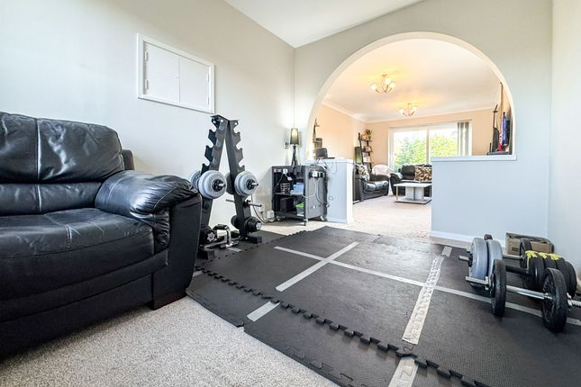 51 Calbourne Drive, Reading photo 4