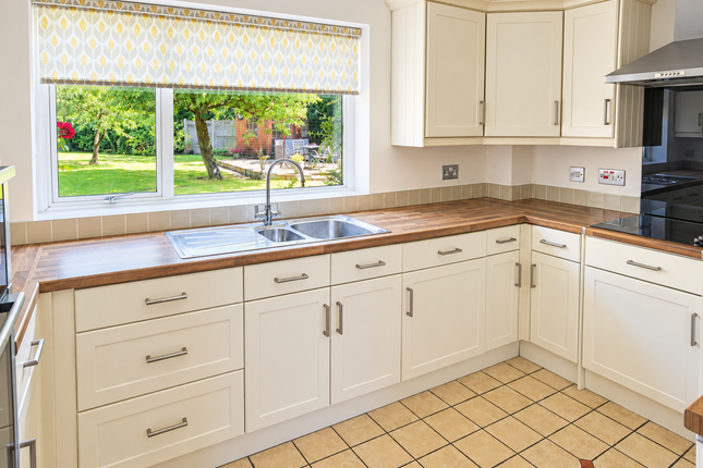 12, Abbots Way, Cambridge photo 2