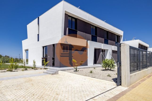 Thumbnail Semi-detached house for sale in Isla De Canela, Ayamonte, Huelva