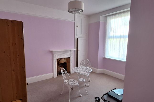 Flat 3, 5, The Riviera, Paignton photo 4