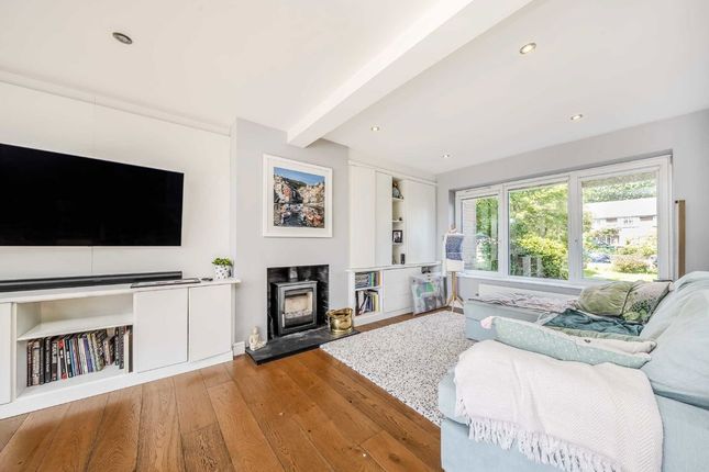 19, Broomfield, Sunbury-On-Thames photo 4