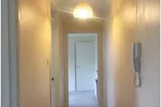 Flat 4, Steetely Court 42-44 Devonshire Road, Sutton photo 4