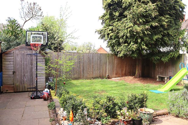 111, Birchett Road, Farnborough photo 2