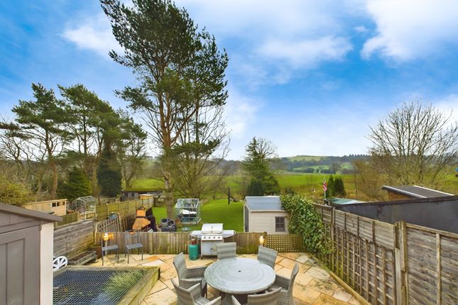 23 Grange Park Avenue, High Peak photo 2