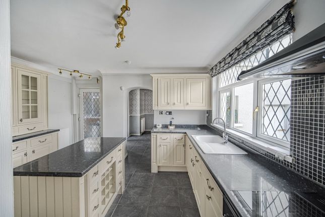 Gemellus, Main Road, Bridgend photo 4
