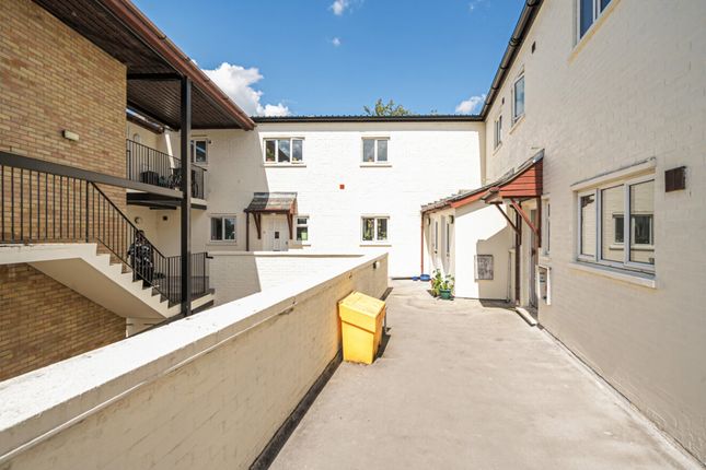 6, Holyoake Court, Cambridge photo 2