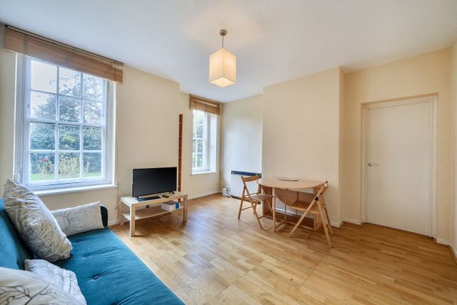 3-bed flat on Flat 2, Haythorn House,, Vicarage Crescent, London, £475,000