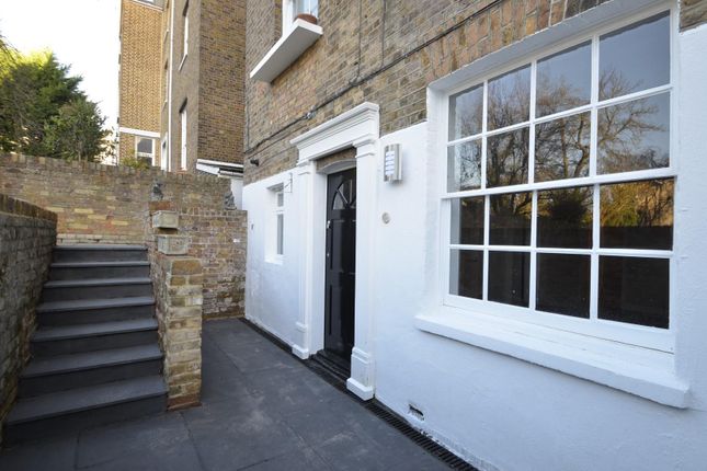 21Atrinitypl-Patio 1.Jpg