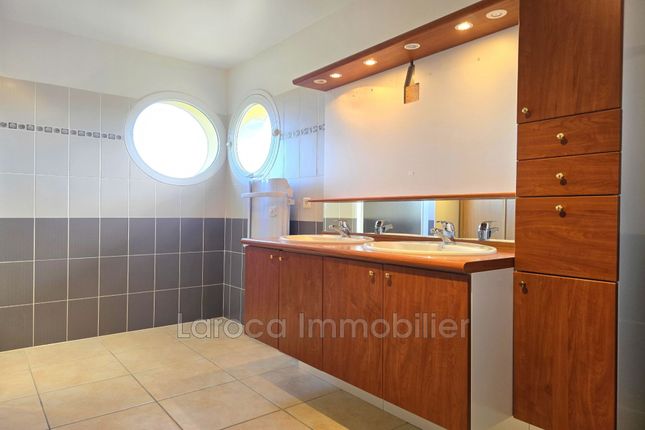 Villa for sale in Sorède, Pyrénées-Orientales, Languedoc-Roussillon