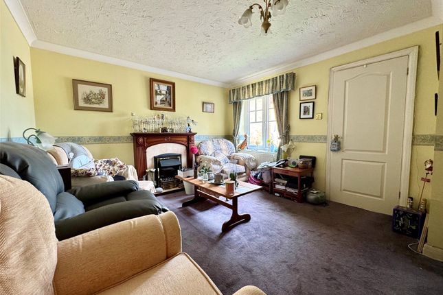 21, Wisbech Way, Hordle photo 4