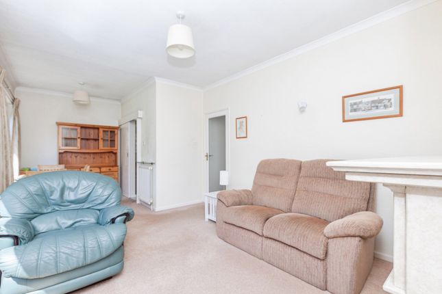 21, Saxon Dale, Leicester photo 2