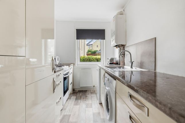 42, Eden Road, Alloa photo 5