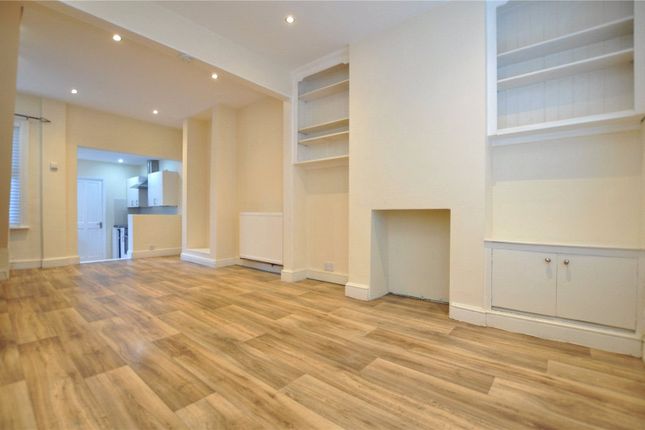 74, Highland Road, Aldershot photo 2