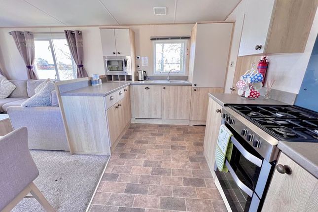 Mobile/park home for sale in Sleaford Road, Tattershall, Lincoln