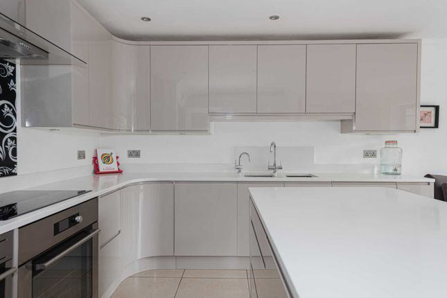 End terrace house to rent in Cavendish Walk, Epsom
