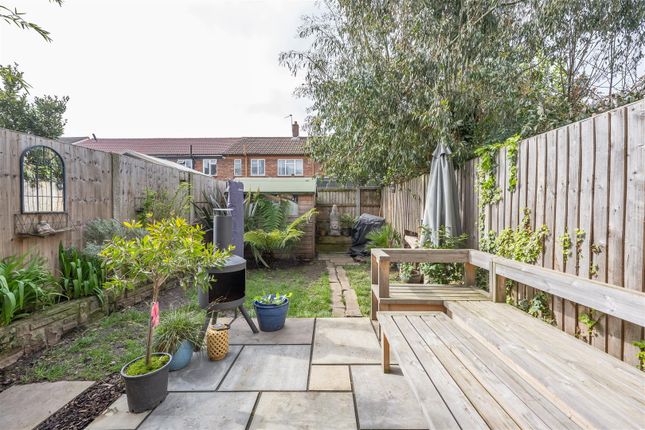 Terraced house for sale in Northbank Road, London