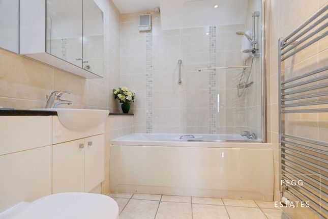 Flat 24, Meadwood, Torquay photo 4