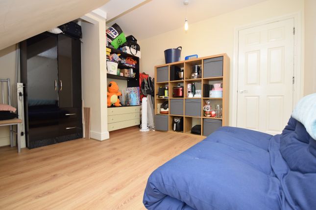 Flat to rent in Imperial Court, Imperial Drive, Harrow, Greater London