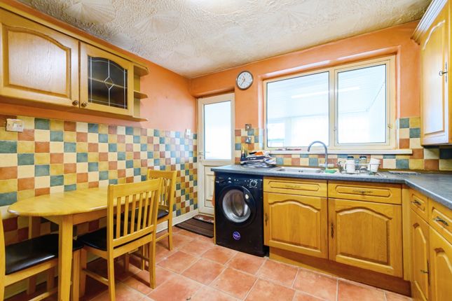21, Nandywell, Bolton photo 3
