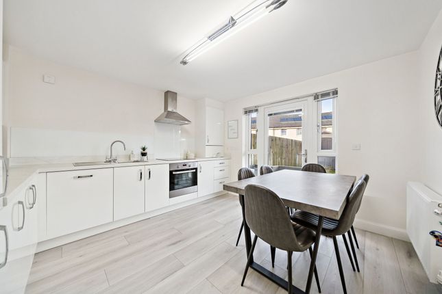 9 Cavanata Place, Glasgow photo 4