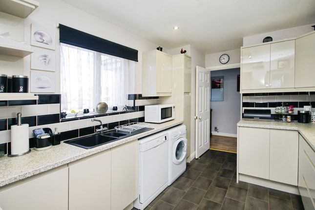1, Aintree Drive, Bristol photo 2
