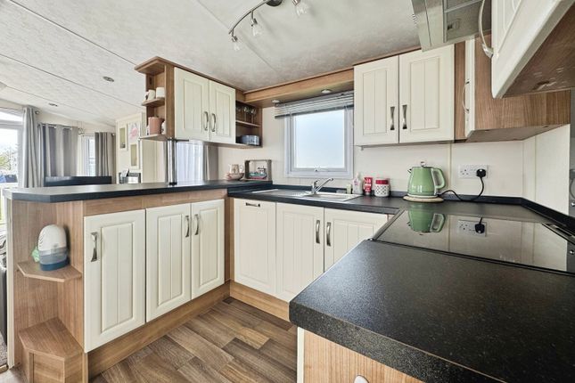 102 Oaklands,, Polperro Road, Cornwall photo 2