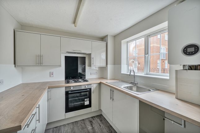 16, Hepworth Road, Swindon photo 2