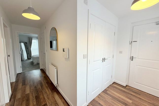 14, Hare Hill Road, Hyde photo 3