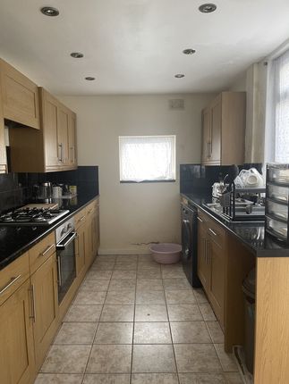 Sutherland Road, Edmonton photo 4