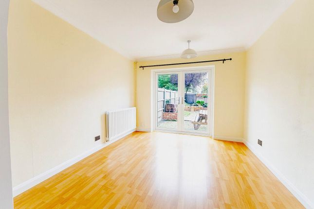219, Tudor Drive, Morden photo 4