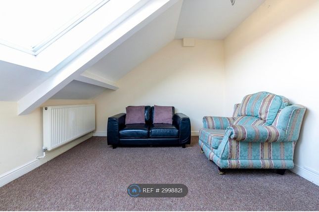 Flat   Brighton Grove, Newcastle Upon Tyne photo 3