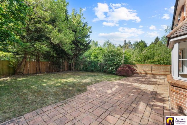 16, Little Brook Road, Roydon photo 2