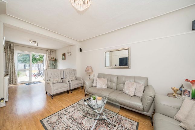 58, Windermere Avenue, London photo 2