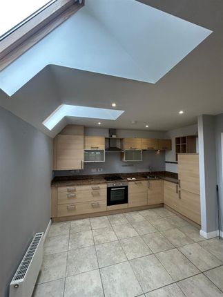 Apartment 15, 15, Harboro Road, Sale photo 3