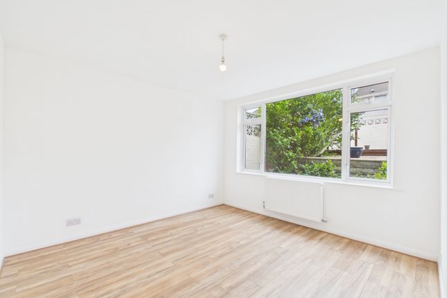 47, Michaelston Road, Cardiff photo 3