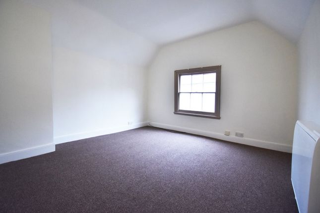 Flat 2, 8 High Street, Leominster photo 5