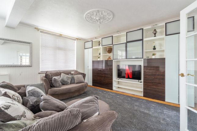 44 Thurncourt Road, Leicester photo 5