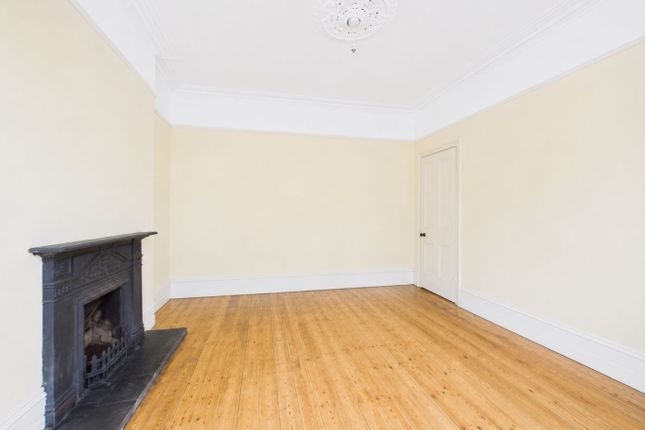 6 Cambridge Road, Crosby, Merseyside photo 4