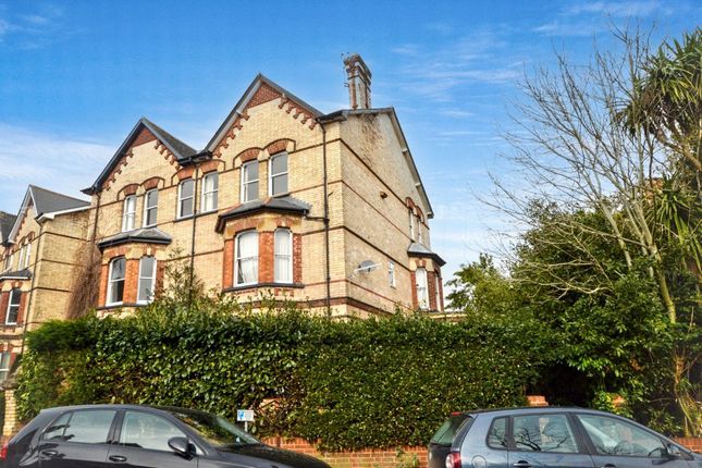 1-bed flat on Flat B, 4, Powderham Crescent, Devon, £125,000