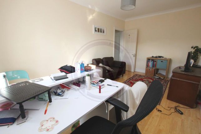 Flat to rent in Digby Crescent, Finsbury Park