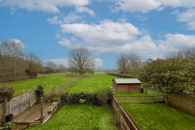3, Nashs Farm, Aston Abbotts photo 2