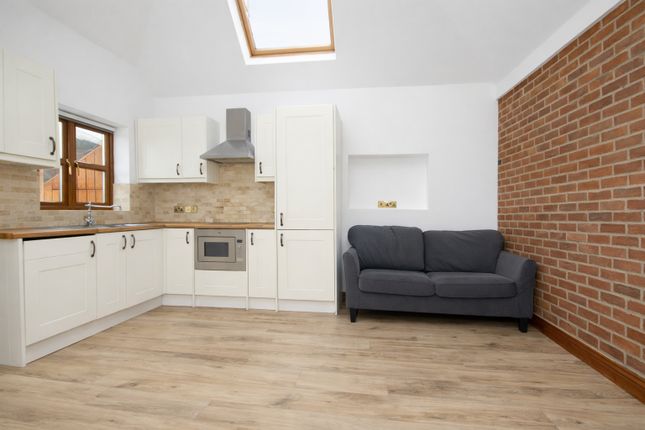 B 31, Osier Crescent, London photo 2