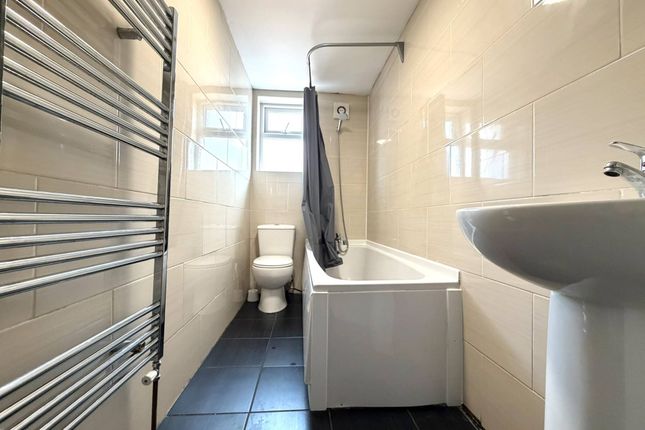 Flat 1, 79 Milan Road, Leeds photo 5