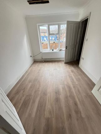 ., Sutherland Drive, Tooting, South Wimbledon photo 5