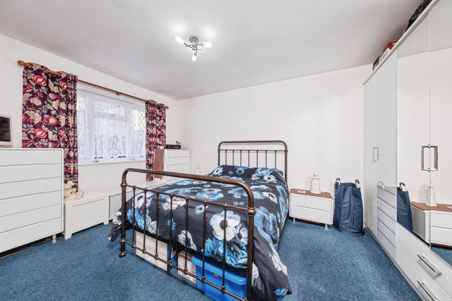 2, Holbech Hill, Banbury photo 4
