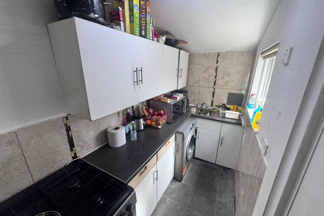 27, Bleasdale Avenue, Huddersfield photo 5