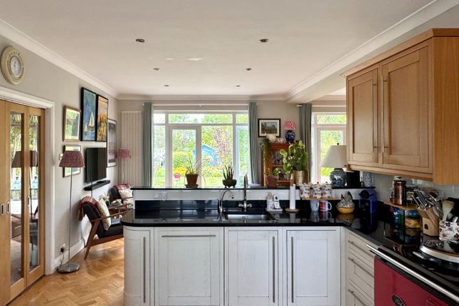 Kitchen/Breakfasting/Living Room