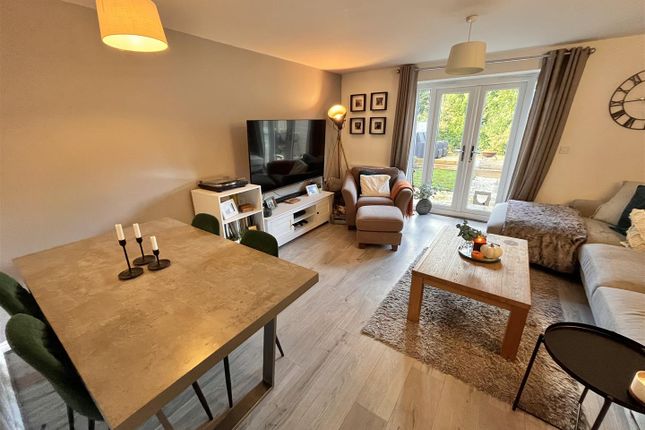 5, Riflemans Close, Wilmslow photo 2