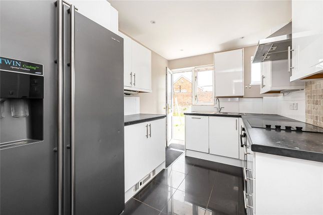 38 White Lodge Court,, Churchview Road, Twickenham photo 4